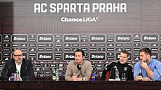 Tisková konference fotbalové Sparty p�ed za�átkem zimní p�ípravy. Zleva...