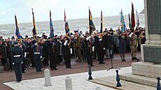 Vzpomínkový ceremoniál ve waleském Llandudnu, na který dorazil i fale�ný...