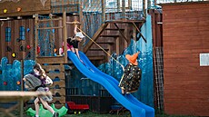 Komunitní zahrada Malackova v Rosicích je místem pro spole�né p�stování,...