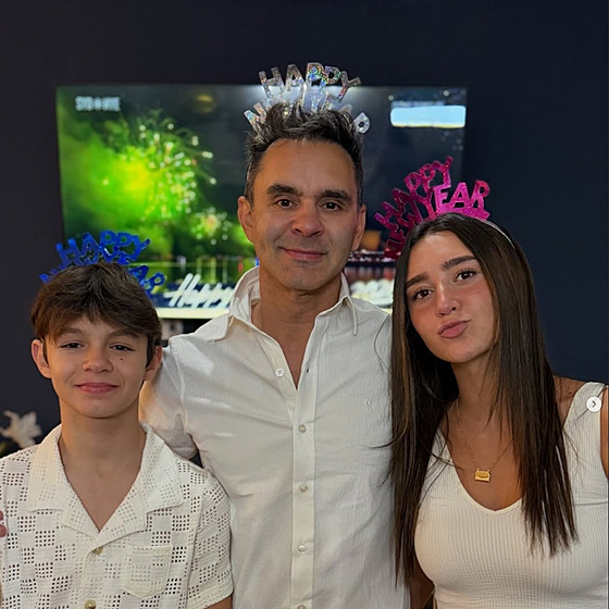 Antonio Pizzonia se svými d�tmi � synem Antoniem a dcerou Sophié, s nimi�...