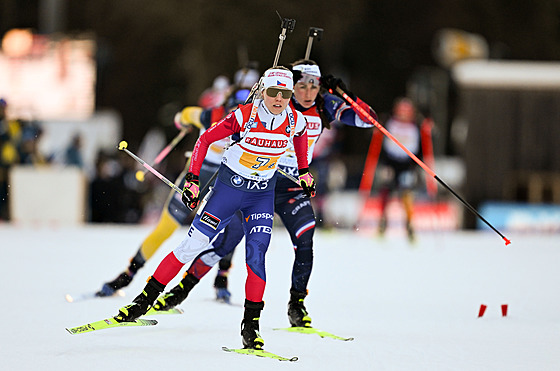 Tereza Voborníková na �ele �tafety �en v Ruhpoldingu.