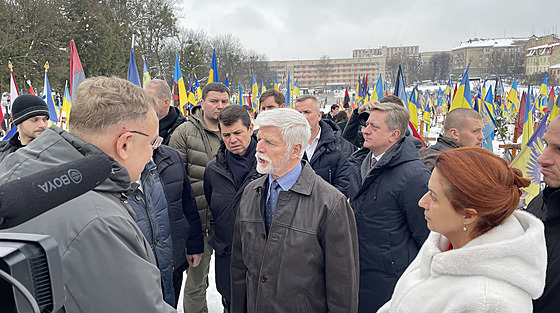 Petr Pavel se p�i náv�t�v� Ukrajiny zú�astnil pietního aktu na Ly�akivském...