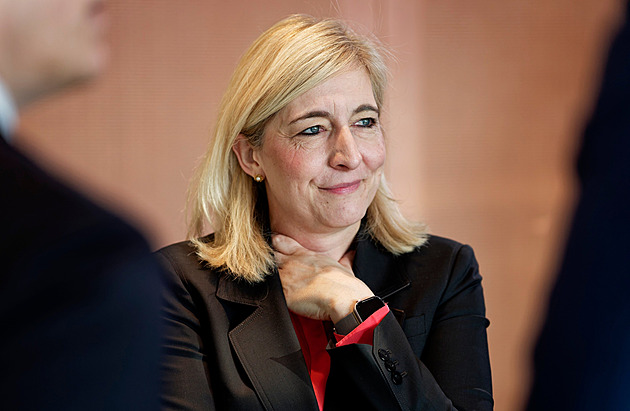 Stíháte vzpurné doktory, nařkl Kennedy Němce. Řešte své problémy, vzkazují mu