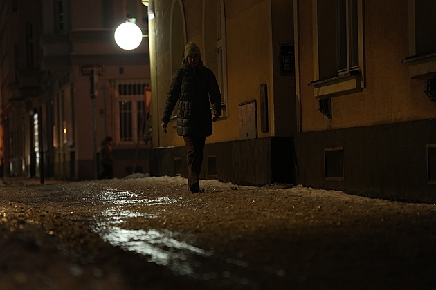 Sníh a náledí hrozí na východě, týden přinese výrazné oteplení