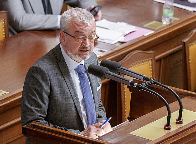 Občanští demokraté volí nové vedení klubu. Skončí v jeho čele Benda?