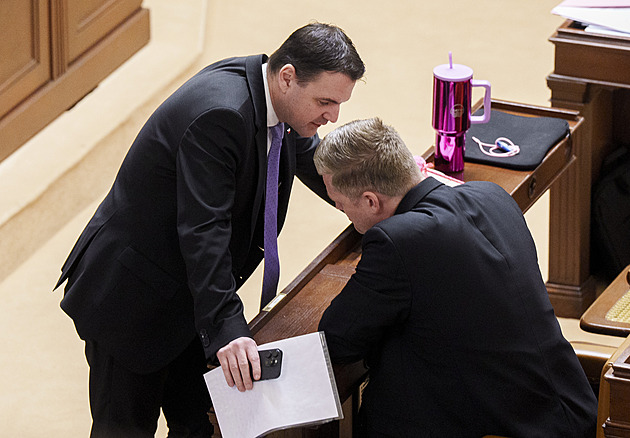 Hrozilo, že si Darmovzala nechají, Macinka popsal jednání s Venezuelou