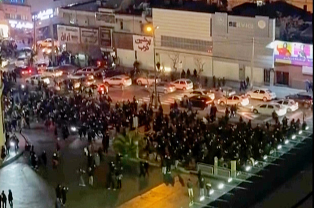 Vidíme poslední dny či týdny íránského režimu, je přesvědčený Merz