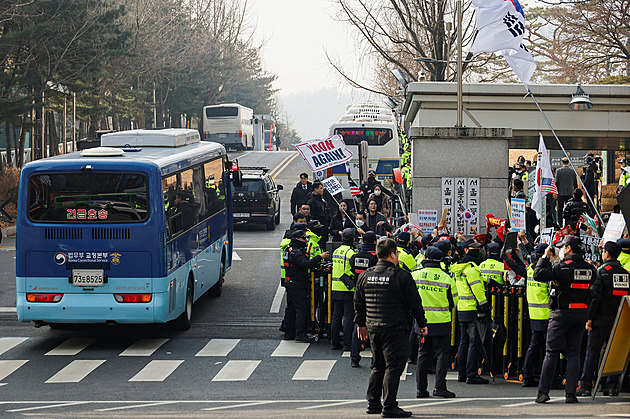 Jihokorejský exprezident dostal pět let vězení. V dalším procesu mu hrozí trest smrti