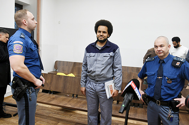 Feri opět před soudem. Bez souhlasu si sundal kondom, tvrdí obžaloba