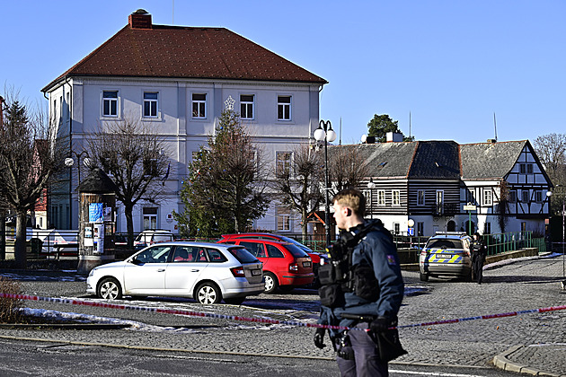 Všechny vás tu vystřílím, řval. Vědělo se, že útočník z Chřibské má zbraně a bere drogy