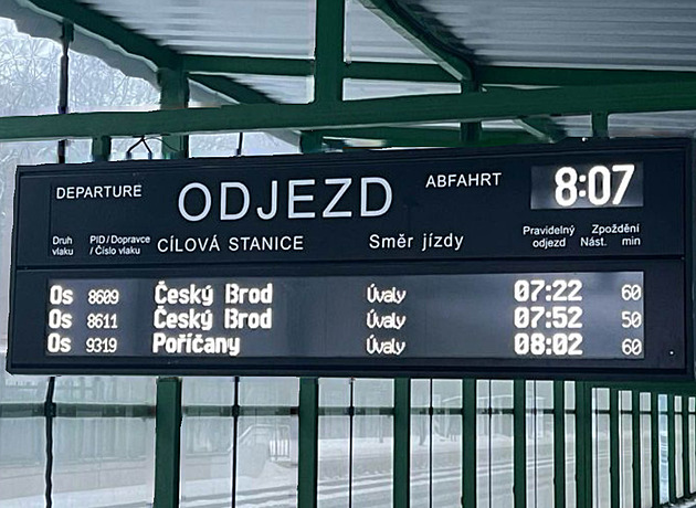 Ledovka v Praze ovlivnila spíše příměstské spoje, četné nehody odnesly jen plechy