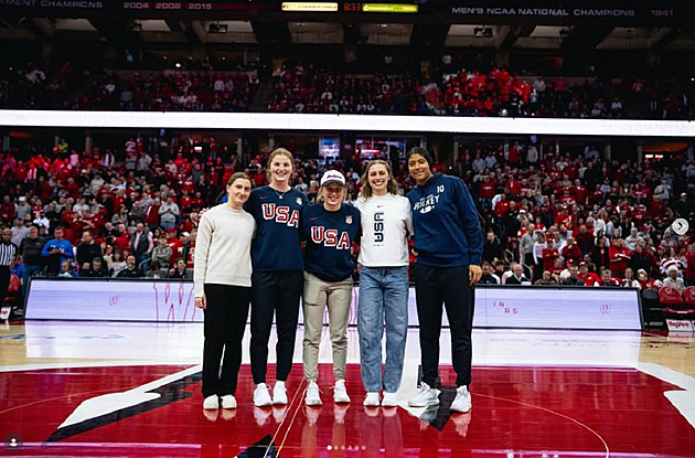 Americké univerzity představují olympioničky. Mezi nimi i české hokejistky