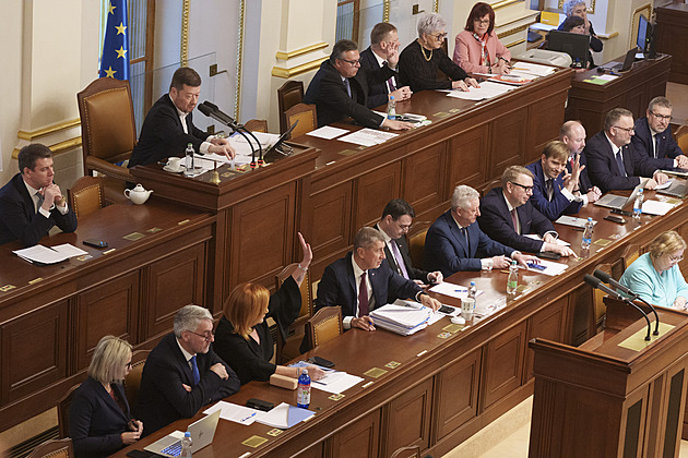 Promarněná vydávačka. Babiš s Okamurou sice mají ostudu, ale opozice toho nevyužila