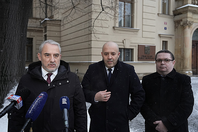 Zlom v tripartitě: Kompromis o platech na obzoru, spor o důchody v 65 letech trvá