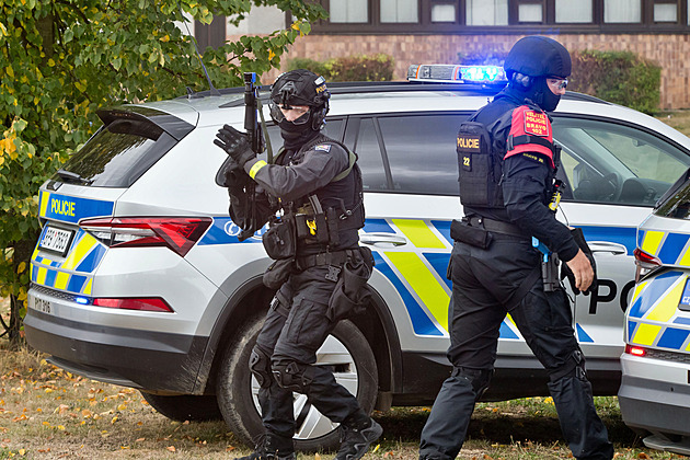 Konec statisícovým rentám. Politici chtějí zastropovat výsluhy policistů nebo hasičů