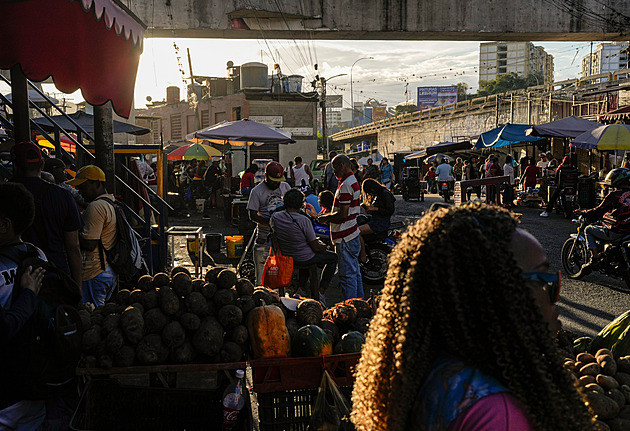 Jak chutná Madurova dieta. Venezuelská ekonomika je na hraně kolapsu