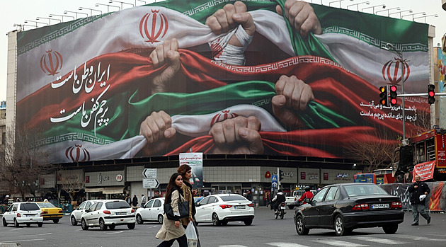 Íránci promluvili o situaci v zemi. Popsali střelbu do davů i první popravy