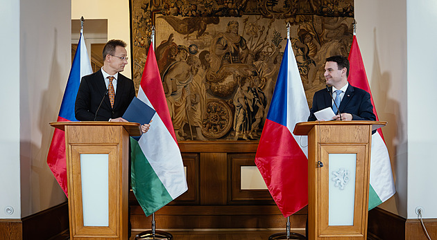 Trump nás do Rady míru zatím nepozval, poplatek je ale nemyslitelný, řekl Macinka