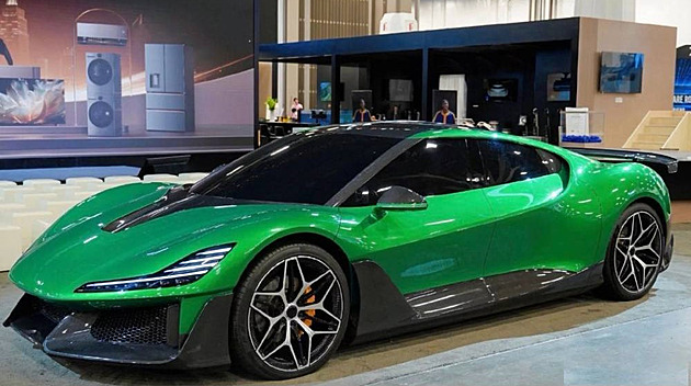 CES 2026: Vysavačové čínské bugatky a robot, který pošilhává po Nošovicích