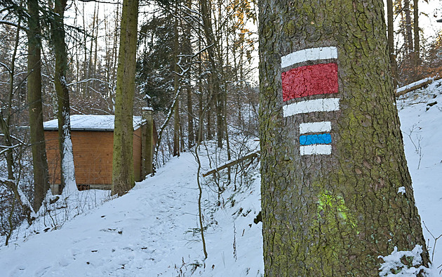 Nejkrásnější vyhlídka za Prahou. Vydejte se nejstarší trampskou osadou na Zadku