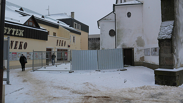 Kam kopneme, tam je problém. Harmonogram proměny centra Meziříčí je v troskách