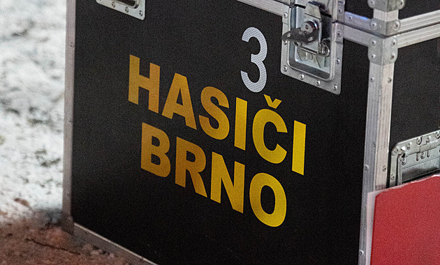 Hasiči začali nad ránem vyprošťovat zraněného muže z jeskyně