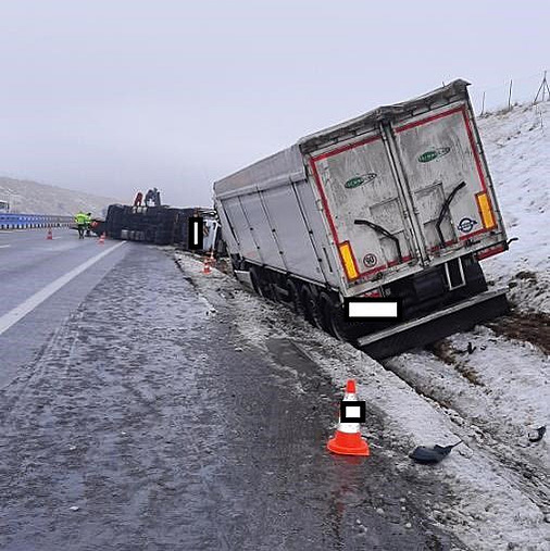 Nehoda kamion� uzav�ela d�lnici D3. (13. ledna 2026)