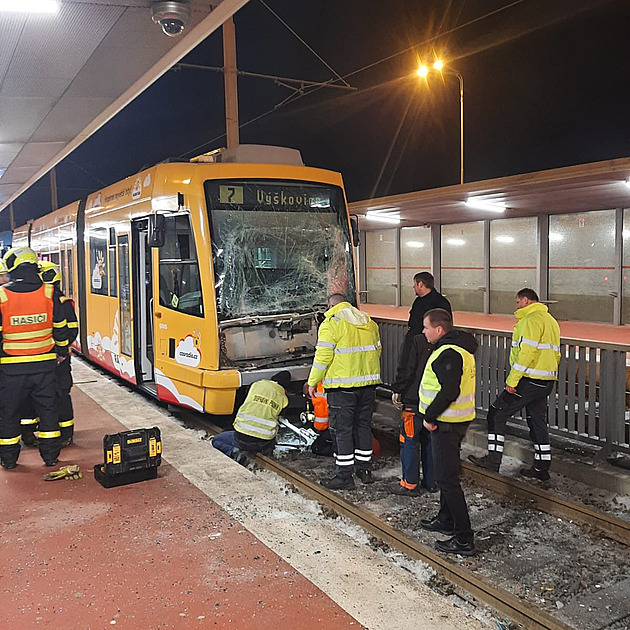 V Ostravě se srazily dvě tramvaje, dva lidé jsou zranění