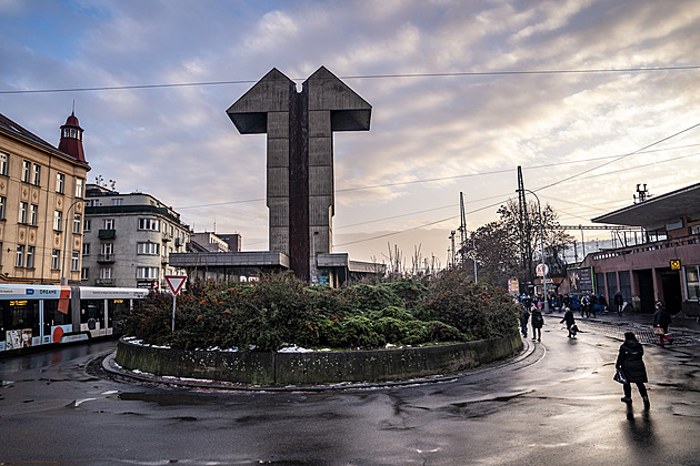 Po nehodě s amputací na Smíchovském nádraží se nic nemění. Lidé dál riskují