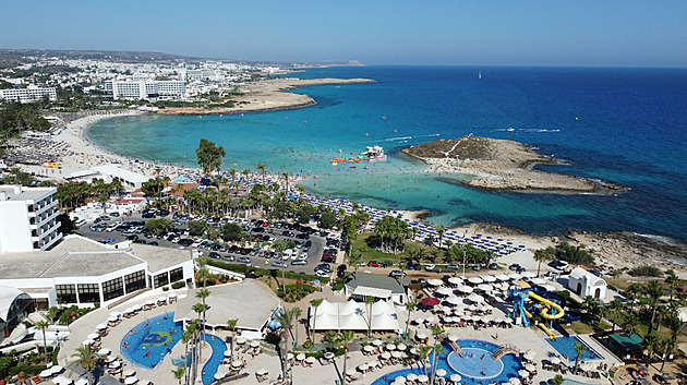 Kypr čeká, co bude dál. S příchodem turistické sezony převažuje optimismus