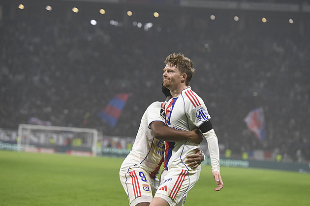 Šulc je bojovník, chválí ředitel Lyonu. Nečekal, že se adaptuje tak rychle