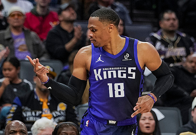 Harden odtlačil O'Neala na pokraj desítky. Dončič se překonává, Lakers prohrávají