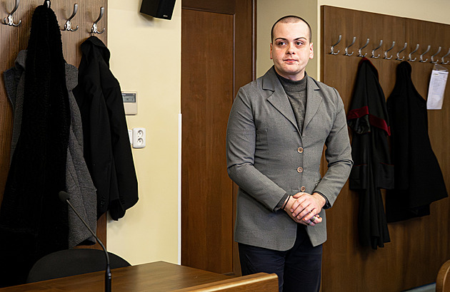 Při zběsilém ujíždění policii málem zabil dva lidi, dostal trest pod spodní hranicí