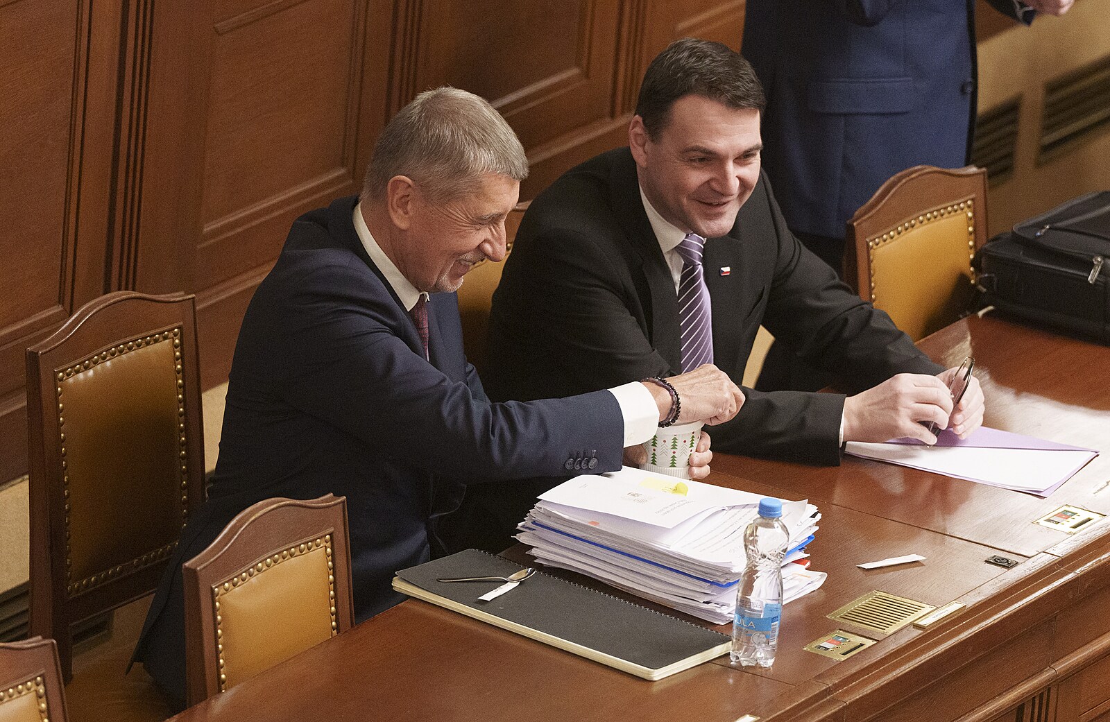 Opozice bude trvat na tom, aby se Babiš distancoval od Macinkova počínání