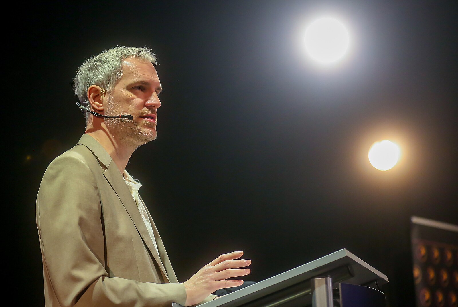 Firmy se mají chránit před terorismem samy, nehorázné, říká Hřib. Vondráček Babiše hájí