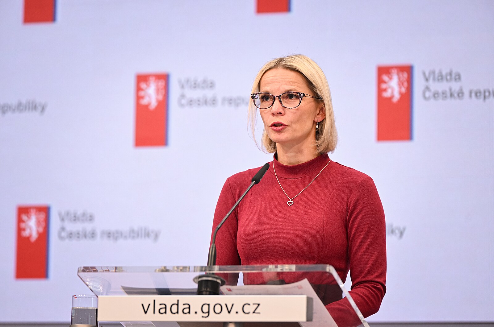 Mrázová odmítá odstoupit, ke kauzám se vyjádří na tiskové konferenci
