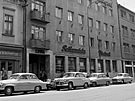 Hotel Stalingrad v Nit�e, poslední v�z je Wartburg 311.
