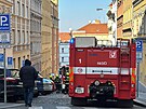 Z�sah v�ech jednotek IZS u po��ru bytov�ho domu na pra�sk�m �i�kov�. (19. ledna...