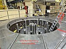 Vývody neutronových a teplotních m��ení reaktoru na zavezeném horním bloku v...