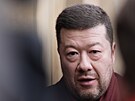P�edseda Sn�movny a SPD Tomio Okamura p�i p�íchodu na koali�ní jednání
