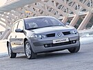 2003: RENAULT MÉGANE �okoval svým nekonven�ním designem useknuté zád�, ale...