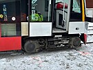 V Hlubo�epech se srazila tramvaj s n�kla��kem. �idi�i obou voz� jsou zran�n�....