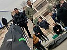T�la se hromadí p�ed márnicí v Teheránu, zatímco smrtící protesty eskalují