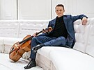 Violoncello zaujalo Jana Zv��inu u� v d�tstv�, a to sv�m kr�sn�m zvukem. Dnes...