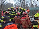 Hasi�i a z�chran��i po v�ce ne� 20 hodin�ch vyprostili v Moravsk�m krasu mu�e,...