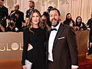 Adam Sandler a jeho man�elka Jackie Sandlerová v Los Angeles na Zlatých glóbech...