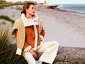 Bundy �shearling�, tedy letecké bundy s ov�ím ko�í�kem, jsou skute�ným hitem...