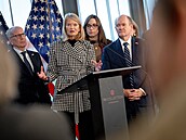 Americká delegace slo�ená ze senátor� a �len� Sn�movny reprezentant� v Kodani....