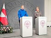 Grónský premiér Jens-Frederik Nielsen a dánská premiérka Mette Frederiksenová v...