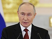 Ruský prezident Vladimir Putin se v Kremlu ú�astní ceremonie p�ijetí...